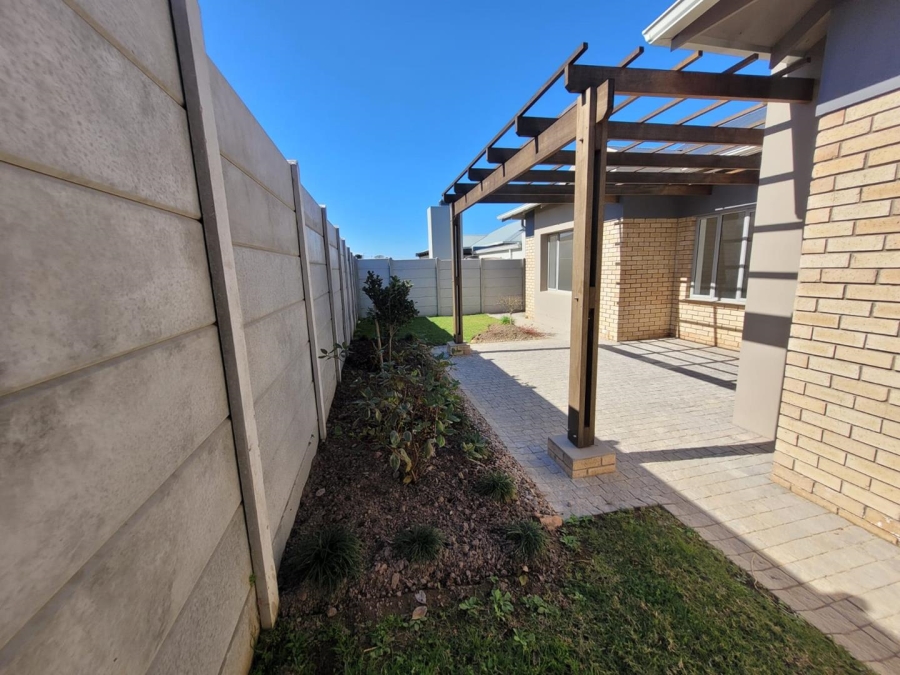 3 Bedroom Property for Sale in Mooikloof Country Estate Western Cape